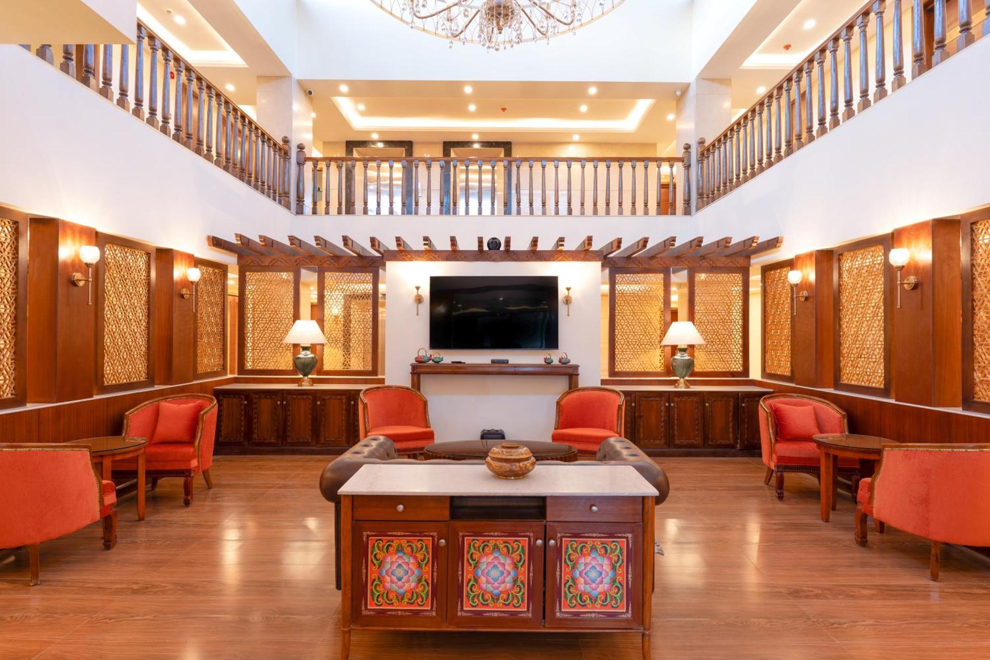 Hotel Dragon Лех Экстерьер фото