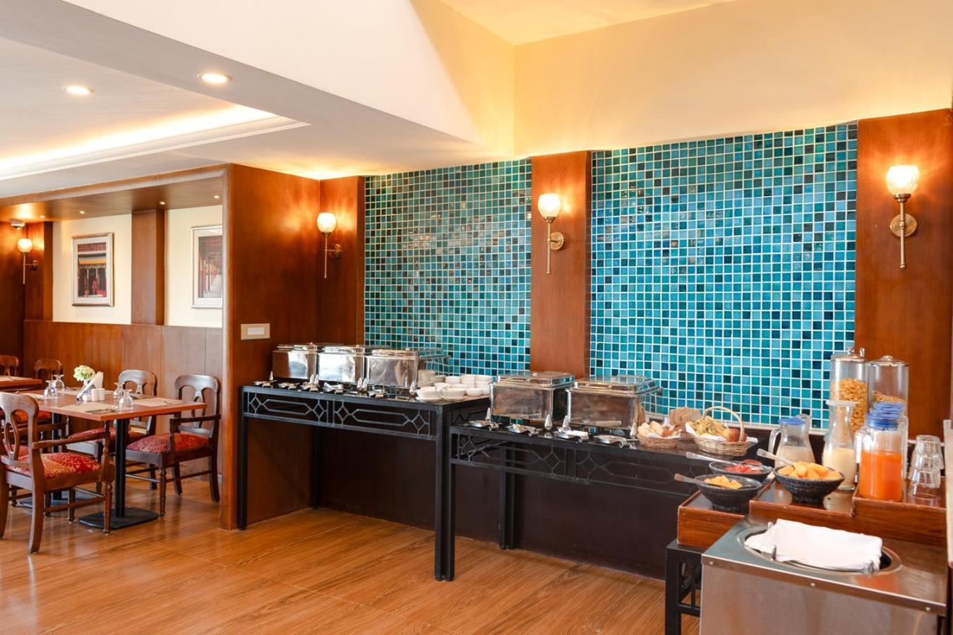 Hotel Dragon Лех Экстерьер фото