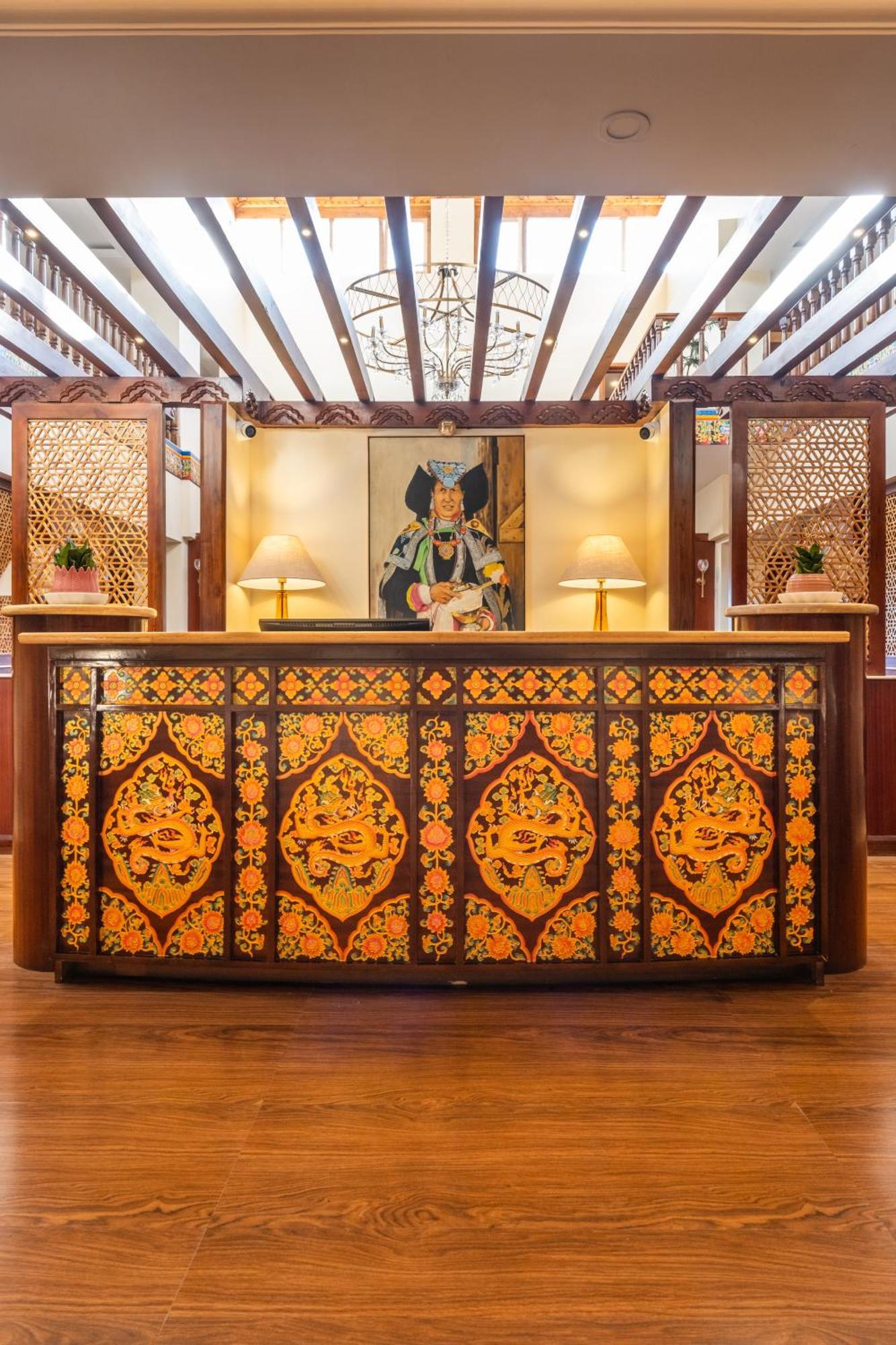 Hotel Dragon Лех Экстерьер фото