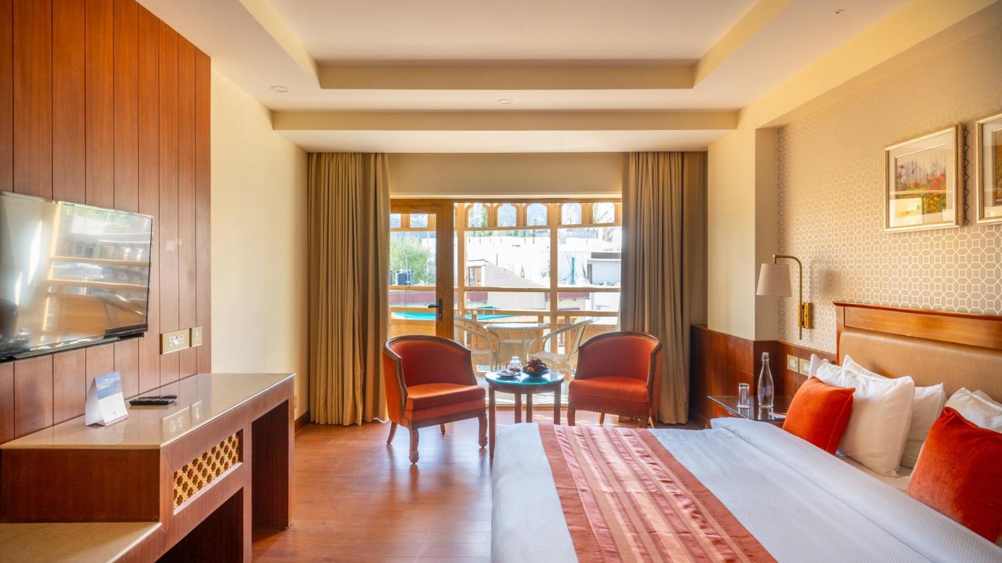 Hotel Dragon Лех Экстерьер фото