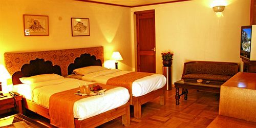 Hotel Dragon Лех Экстерьер фото